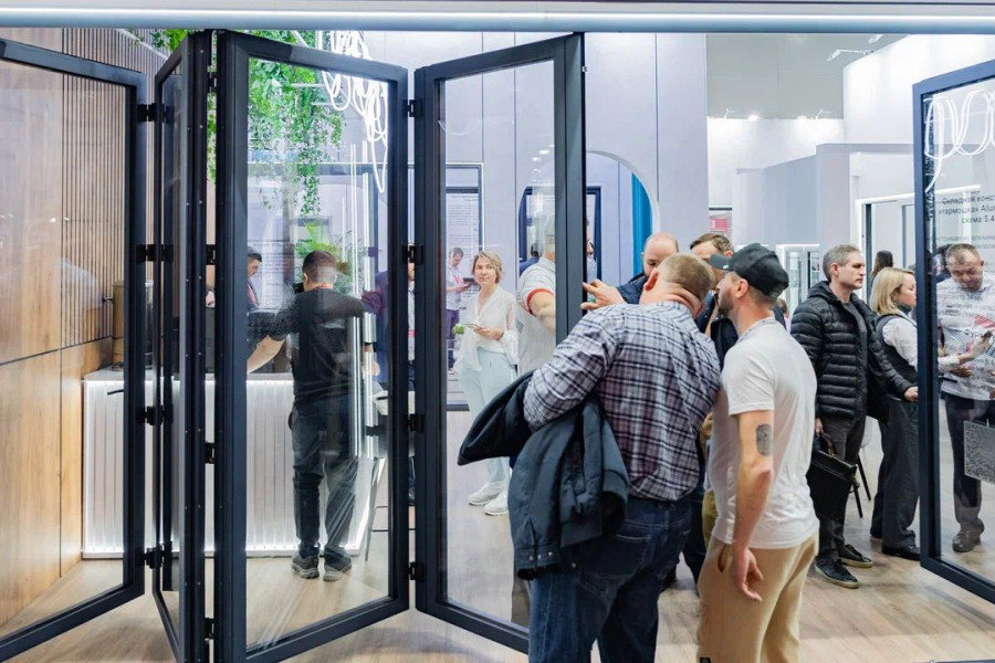 Складная дверь–гармошка Alumark с фурнитурой Roto Patio Fold - 183614683 Складная дверь–гармошка Alumark с фурнитурой Roto Patio Fold - 1986994572