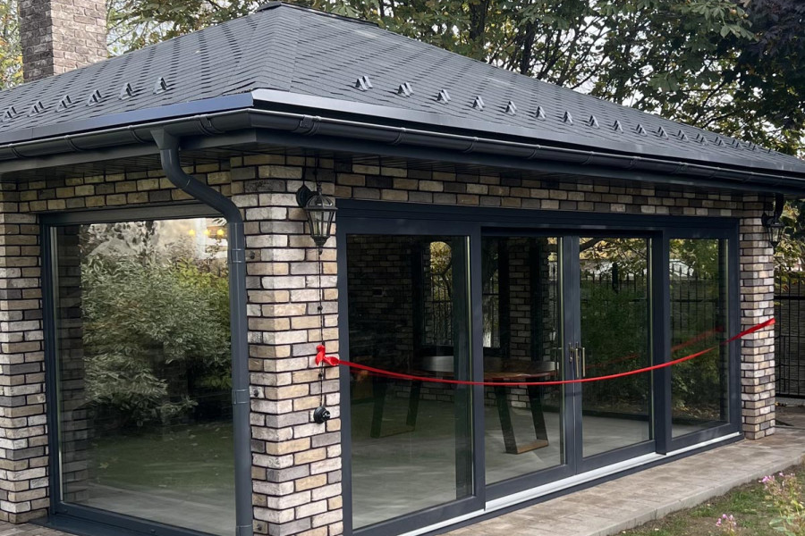 Трендовые цвета в остеклении беседок 2024 - 1704138990 Трендовые цвета в остеклении беседок 2024 - 1116966708