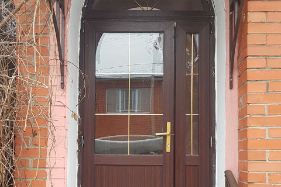 Остекление крыльца загородного дома: пластик или алюминий? - 896540016 Остекление крыльца загородного дома: пластик или алюминий? - 1207932609