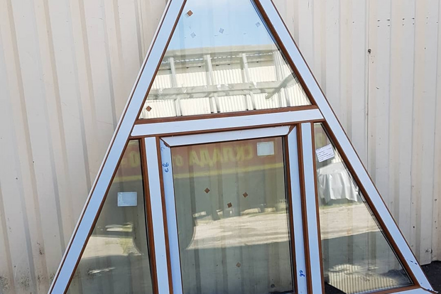 треугольные окна