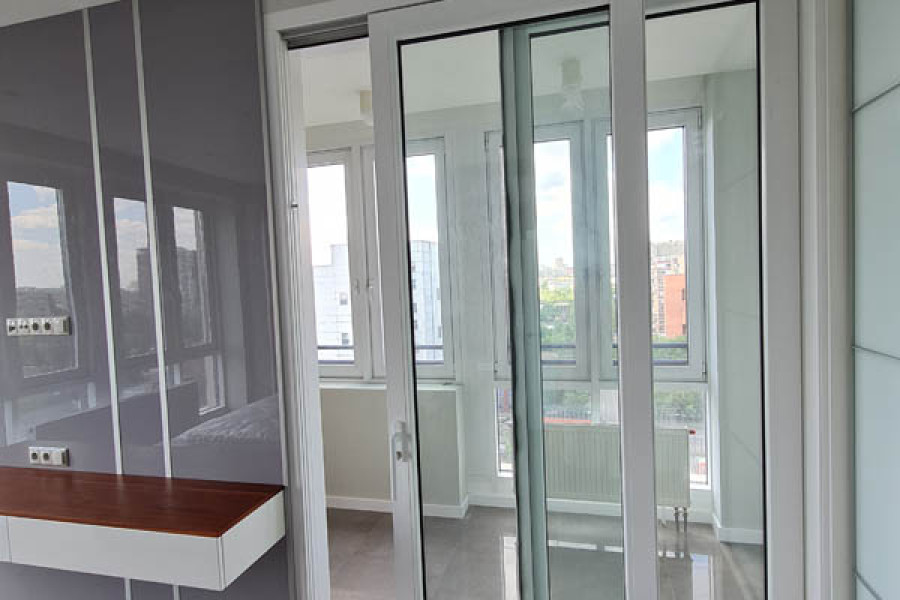 Спальня с выходом на балкон - 865290412