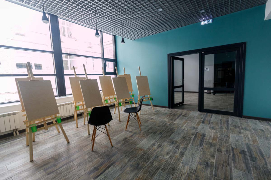 Серые пластиковые двери - 101569094