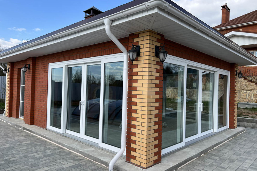 Летняя кухня с барбекю. Система HST Портал GEALAN S 9000  - 1551225996