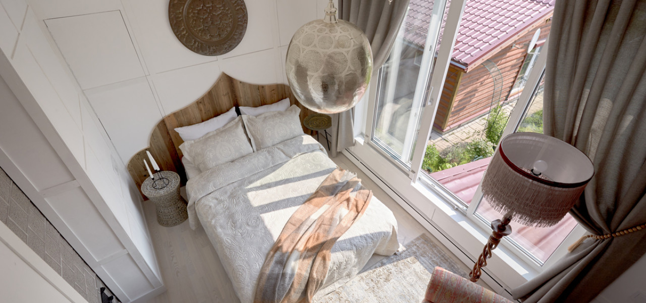 Дизайн окна в спальне героини программы «Дачный ответ» (Спальня для Шамаханской царицы) - 1560702627