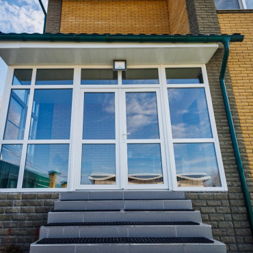 Как купить пластиковую входную дверь в дом без монтажа? - 441837638 Как купить пластиковую входную дверь в дом без монтажа? - 537887103