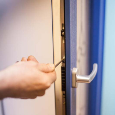 Почему дует из пластиковых окон? - 548220626