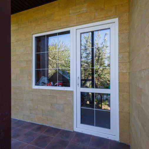 Пластиковая входная дверь в дом - 1190440710